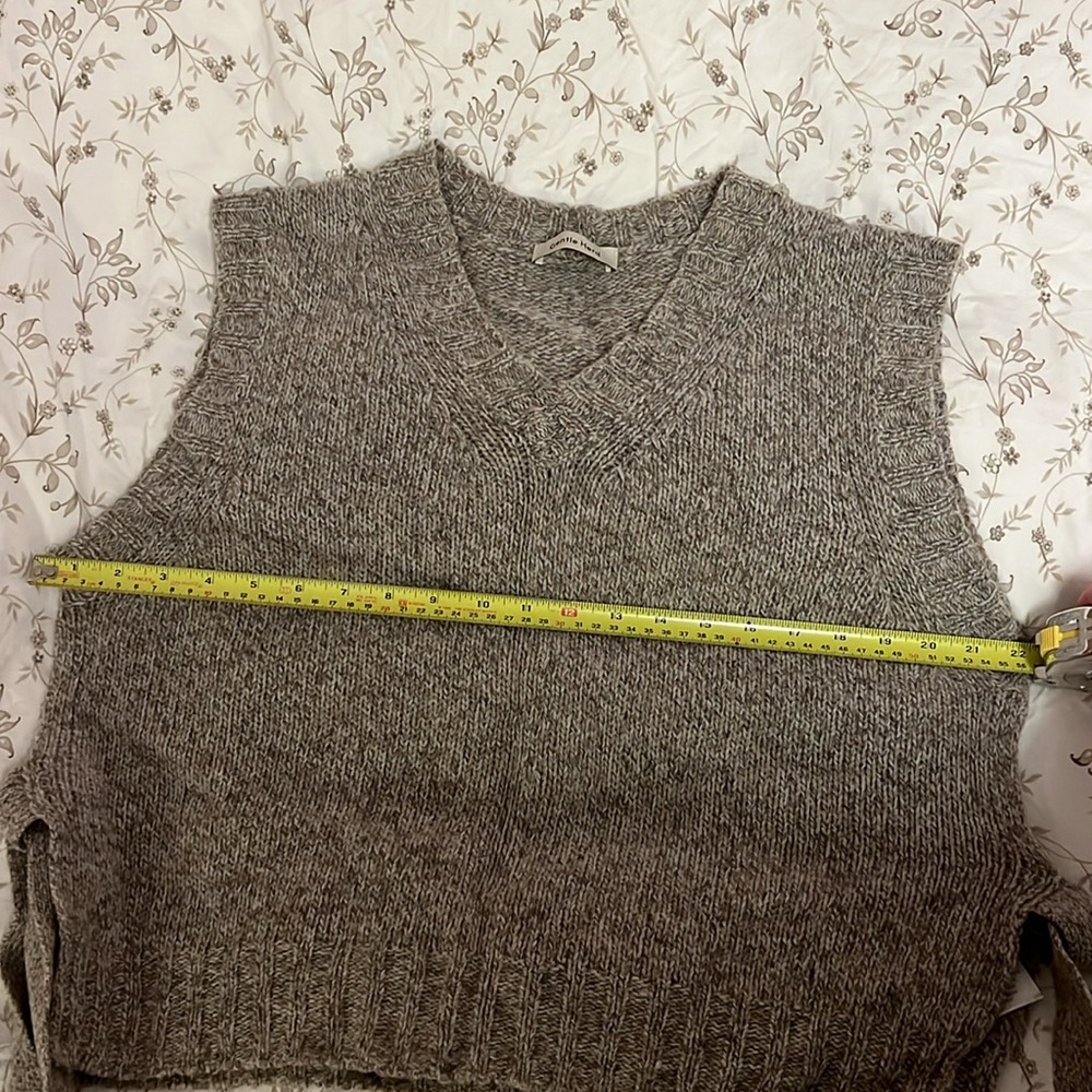 Gray/Tan Knit Sweater Vest - Picture 5 of 6